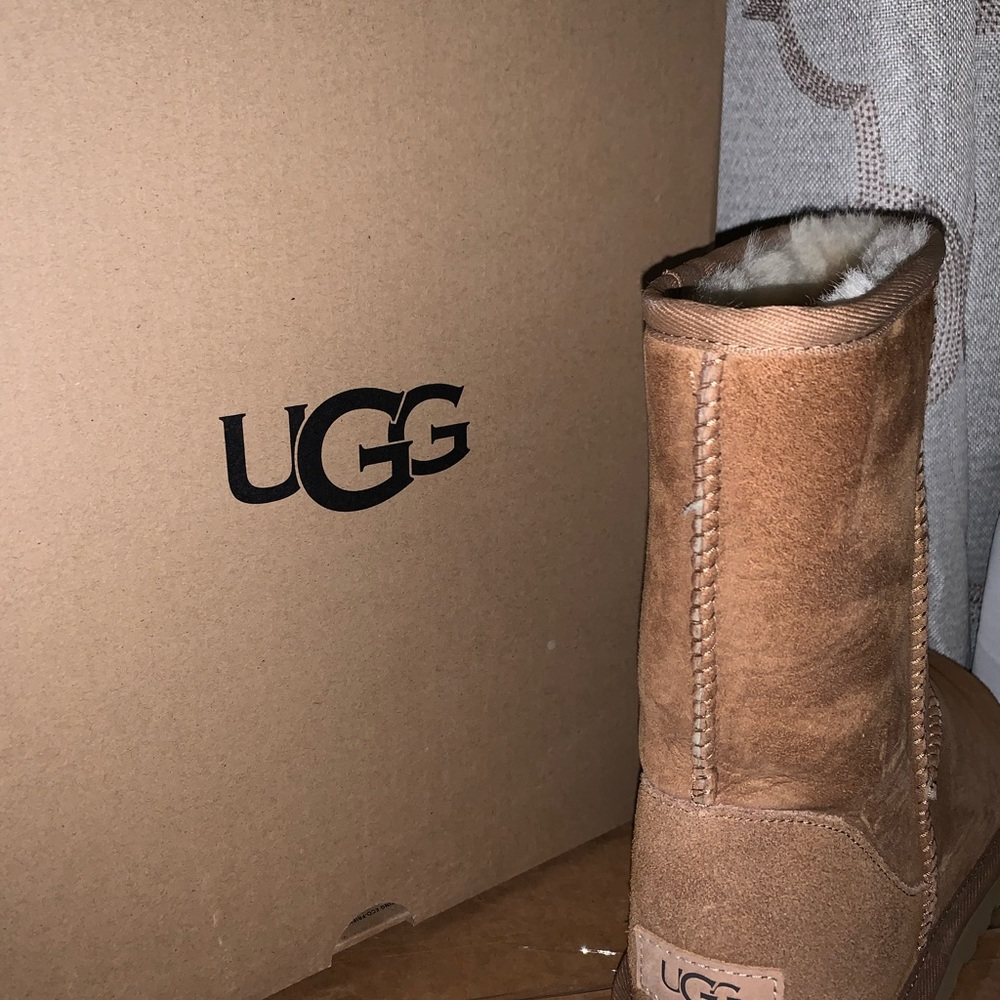 Like New Uggs. Kept In Storage. No Odor Size 8. N… - image 2